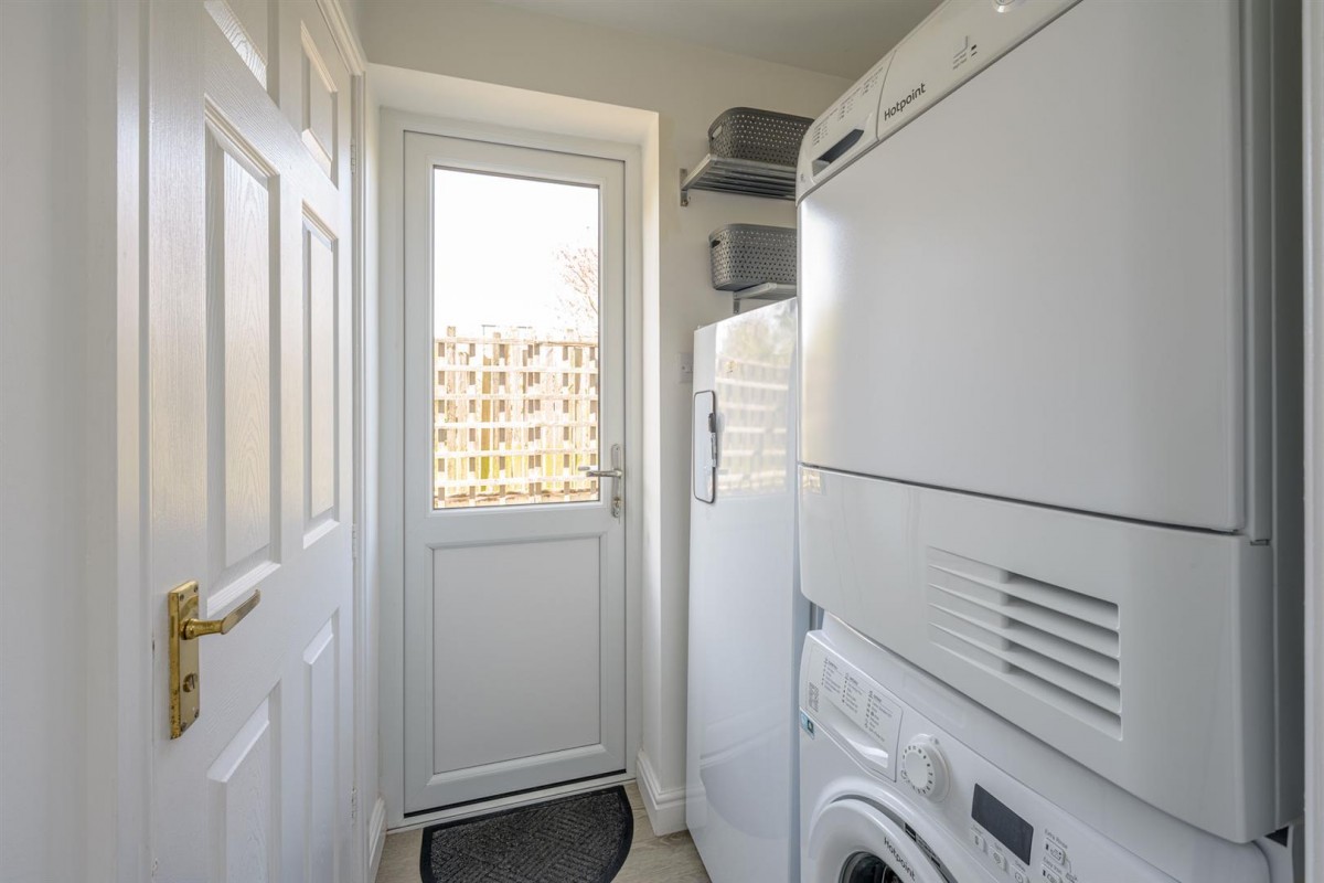 Bernwall Close, Stourbridge, DY8 1SD