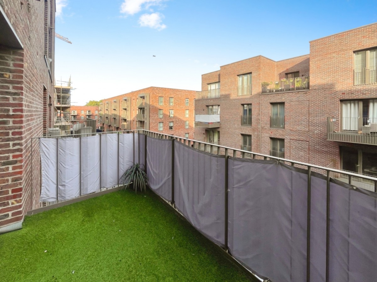 Clarke Avenue, Hounslow