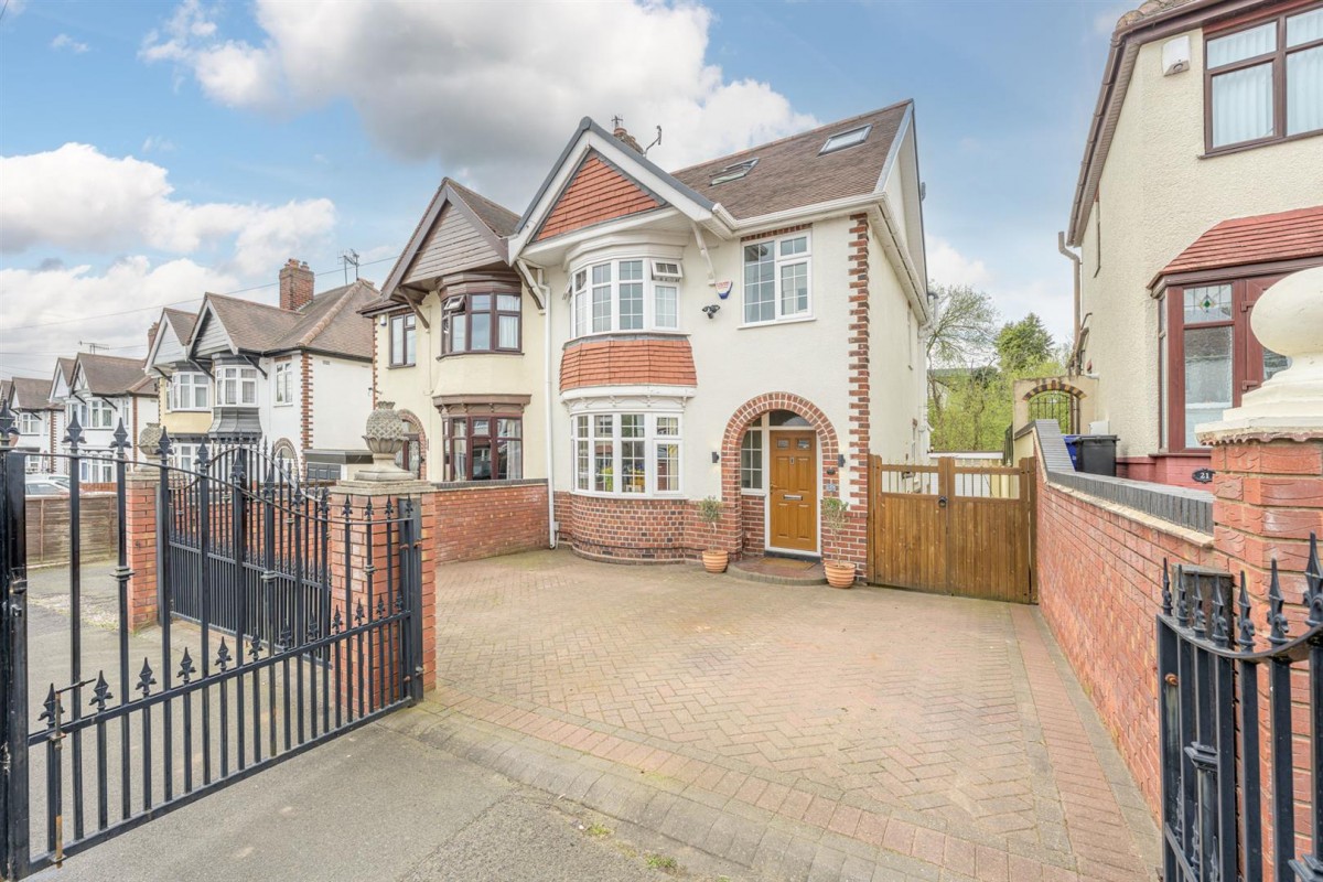 New Village, Dudley, DY2 0DR