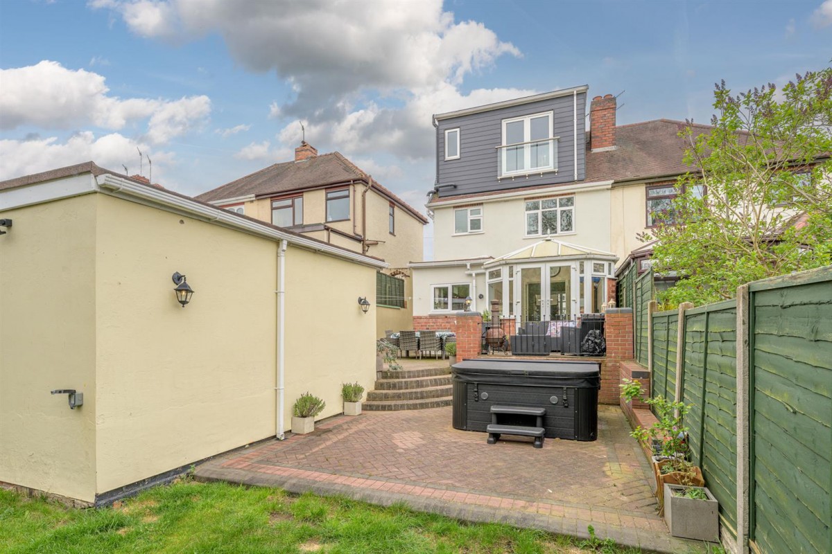 New Village, Dudley, DY2 0DR