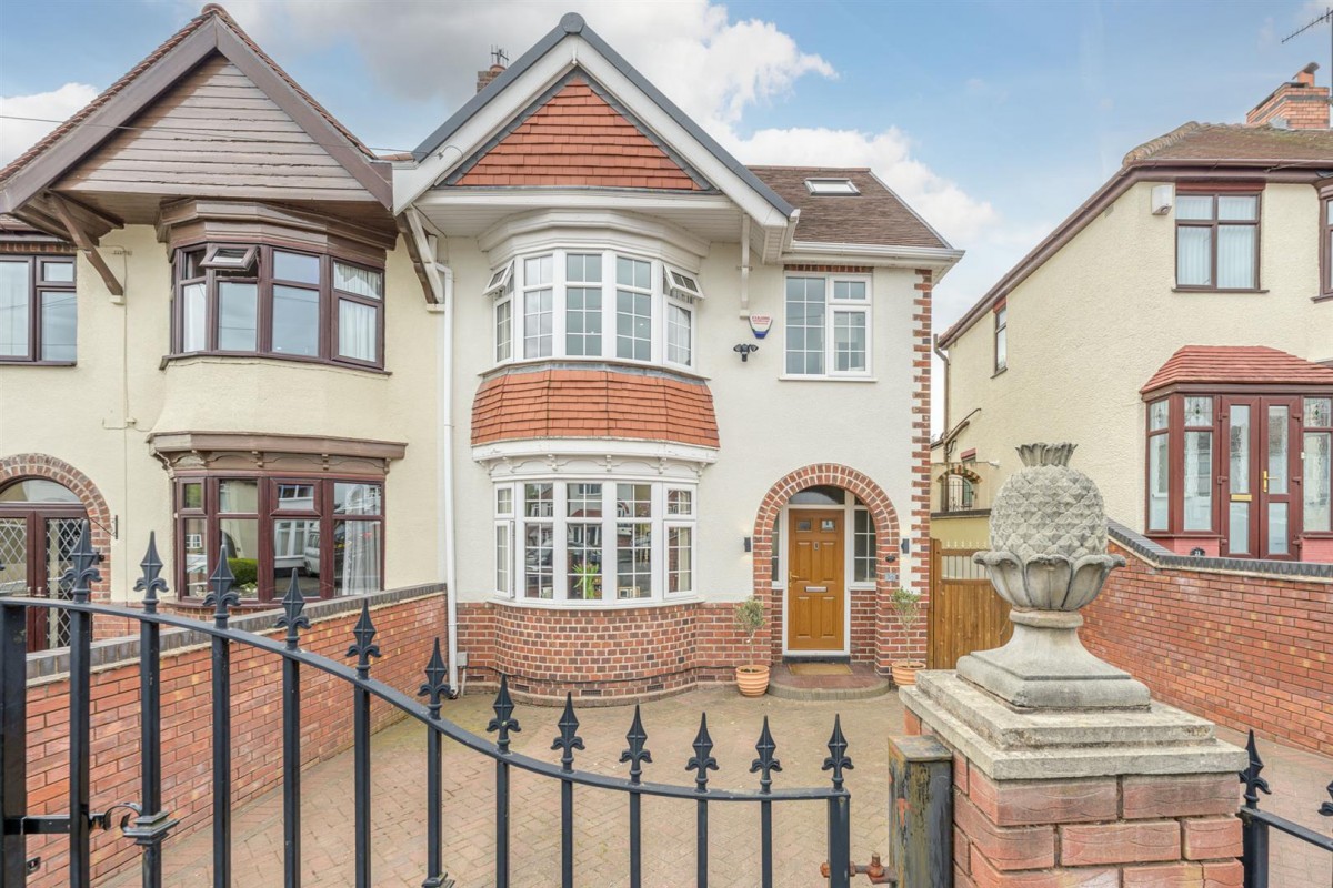 New Village, Dudley, DY2 0DR