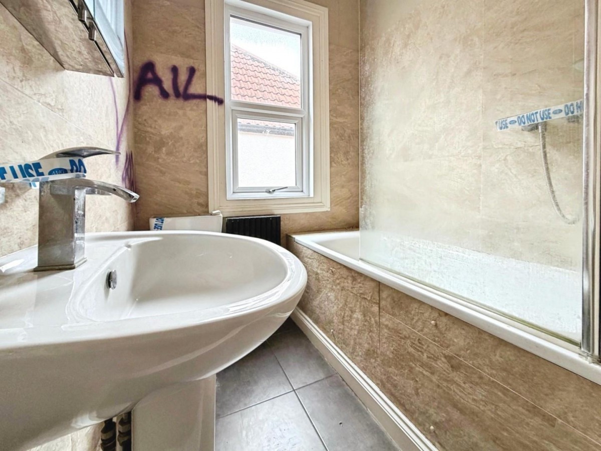 Cleeve Road, Knowle, BS4 2JP