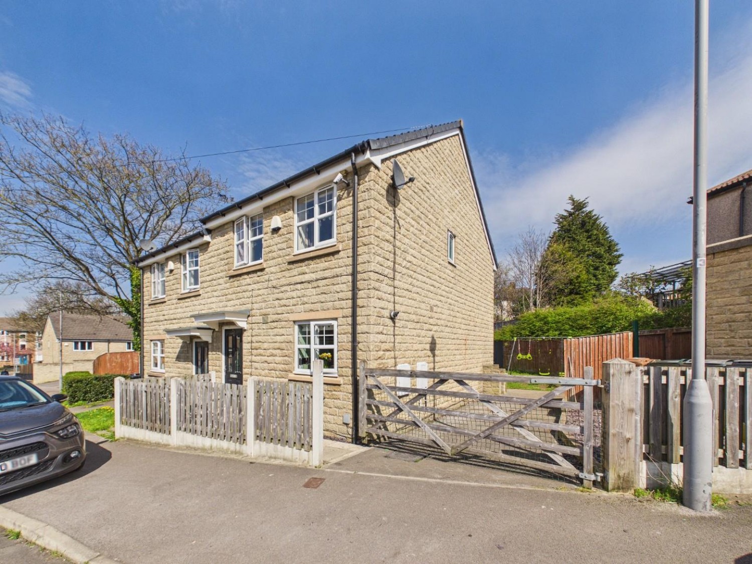 West Royd Avenue, Shipley