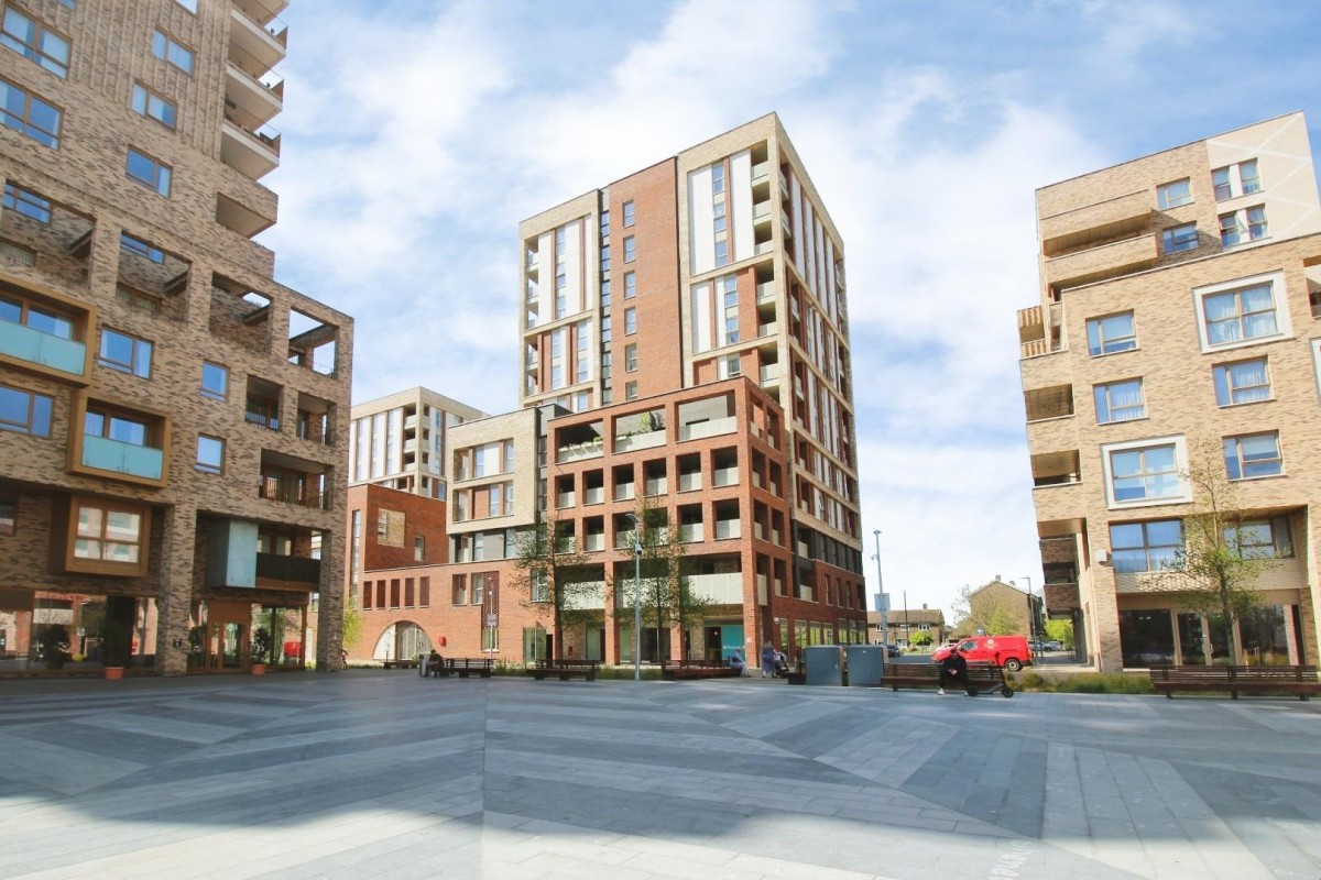 2 Kite Close, London