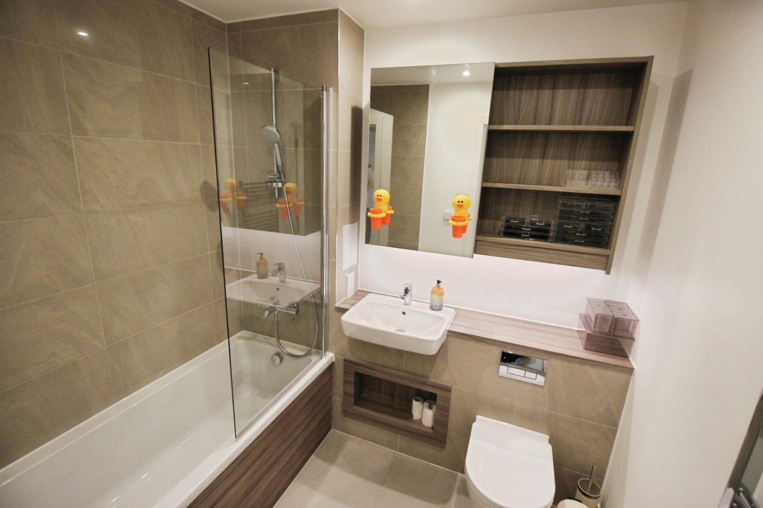 2 Kite Close, London