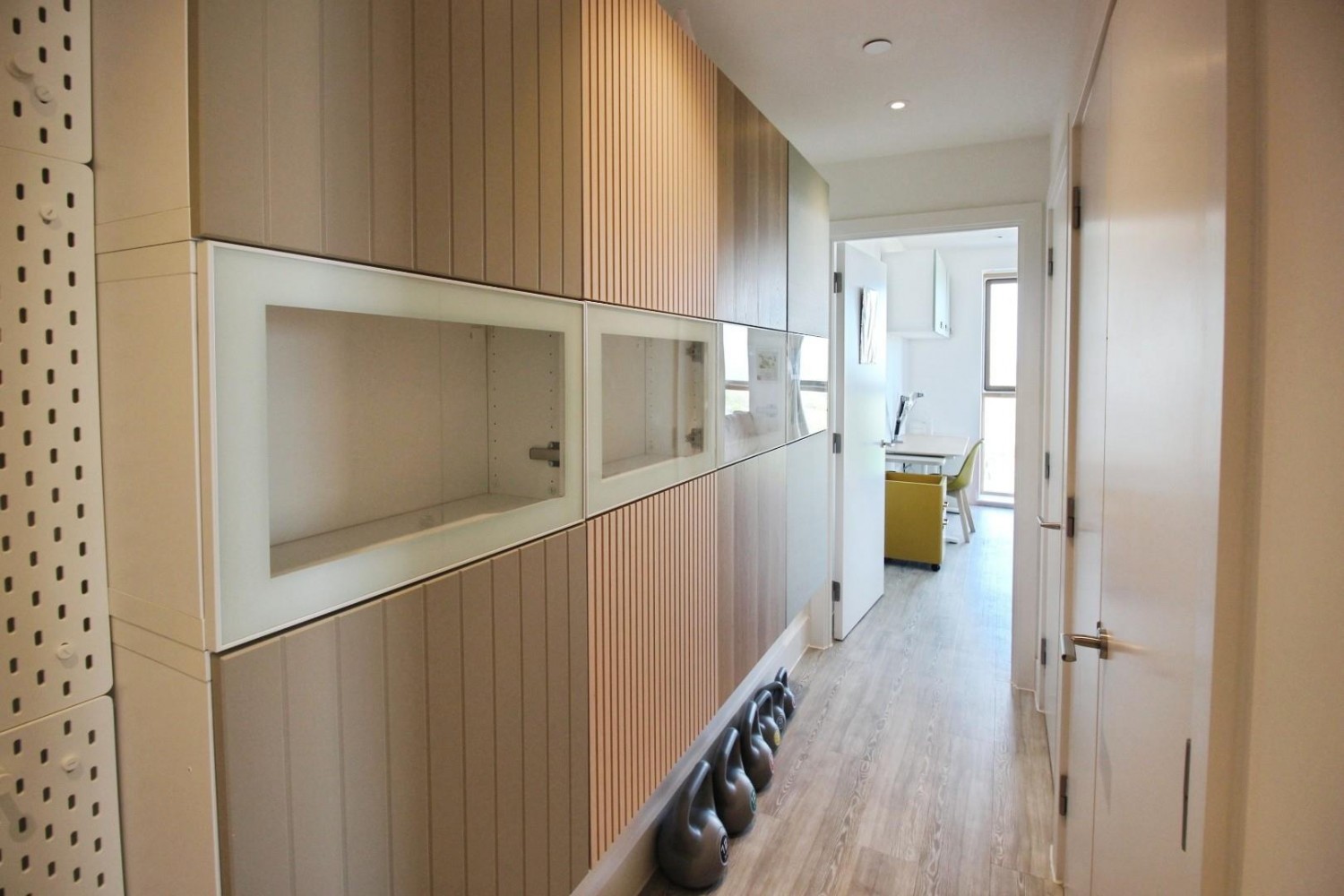 2 Kite Close, London