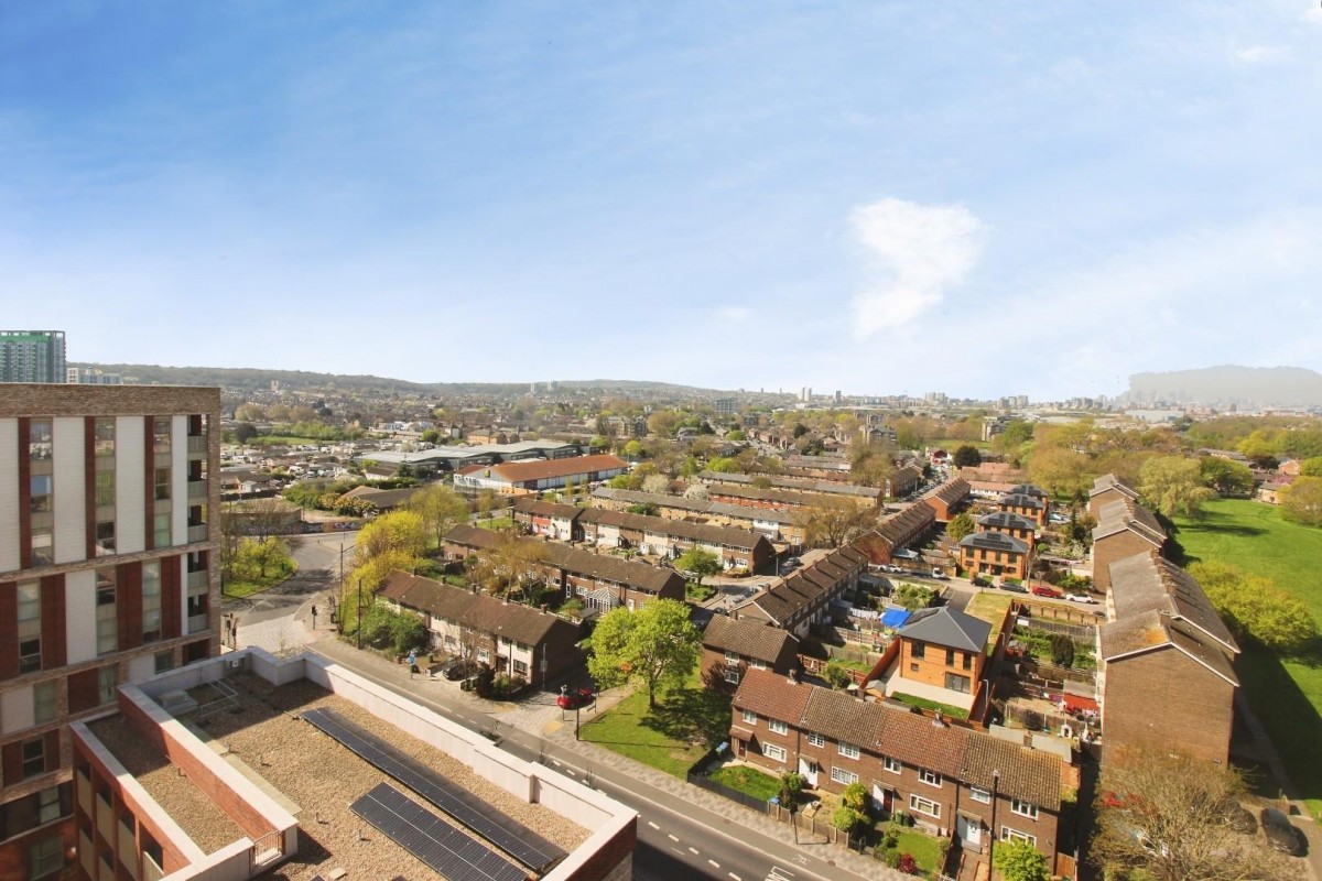 2 Kite Close, London