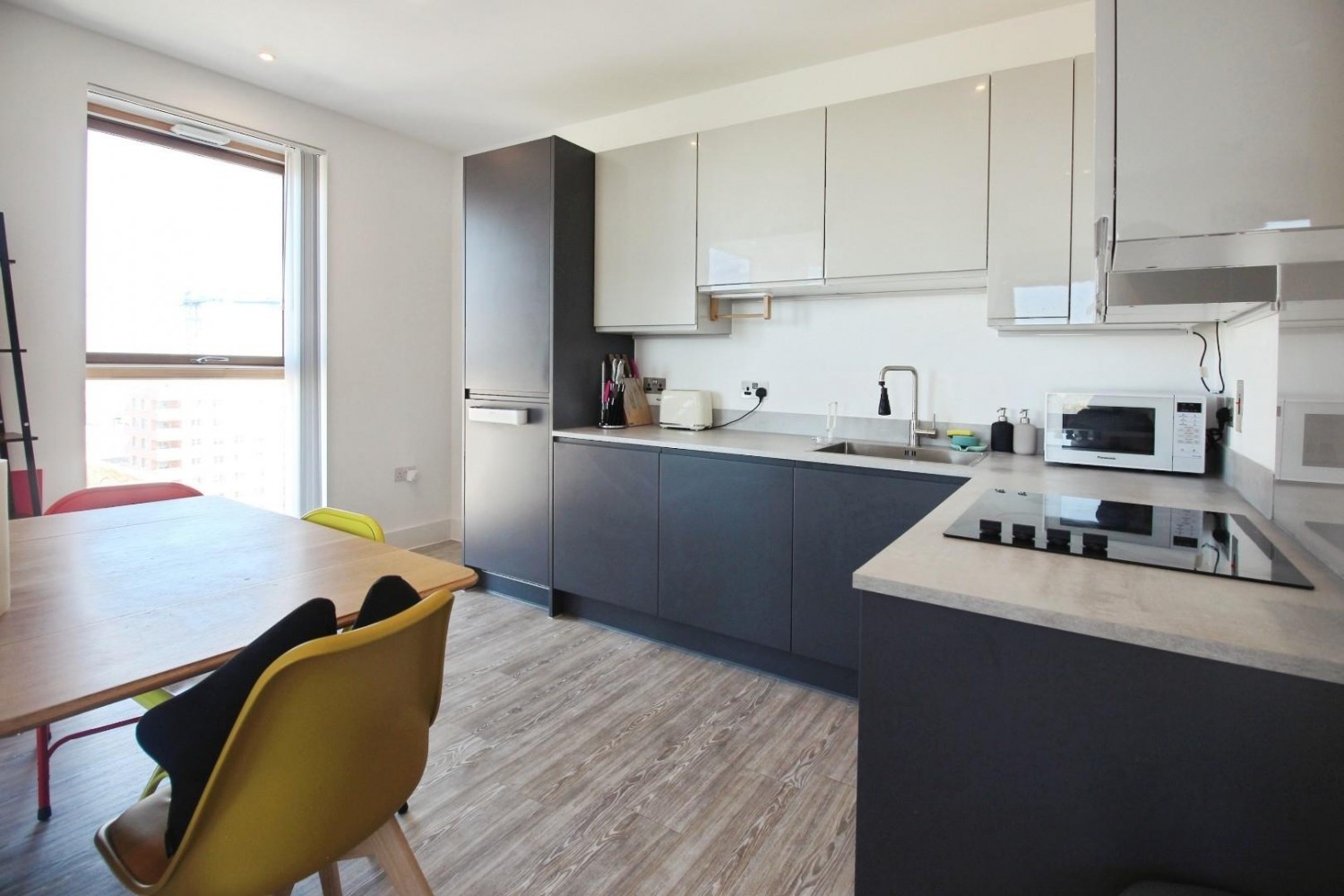 2 Kite Close, London