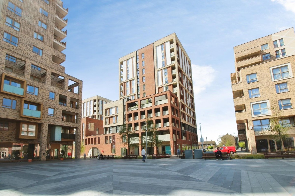 2 Kite Close, London