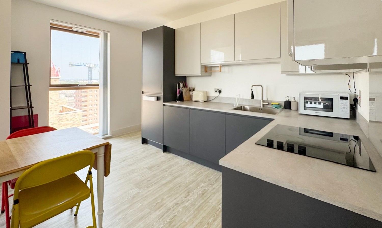 2 Kite Close, London