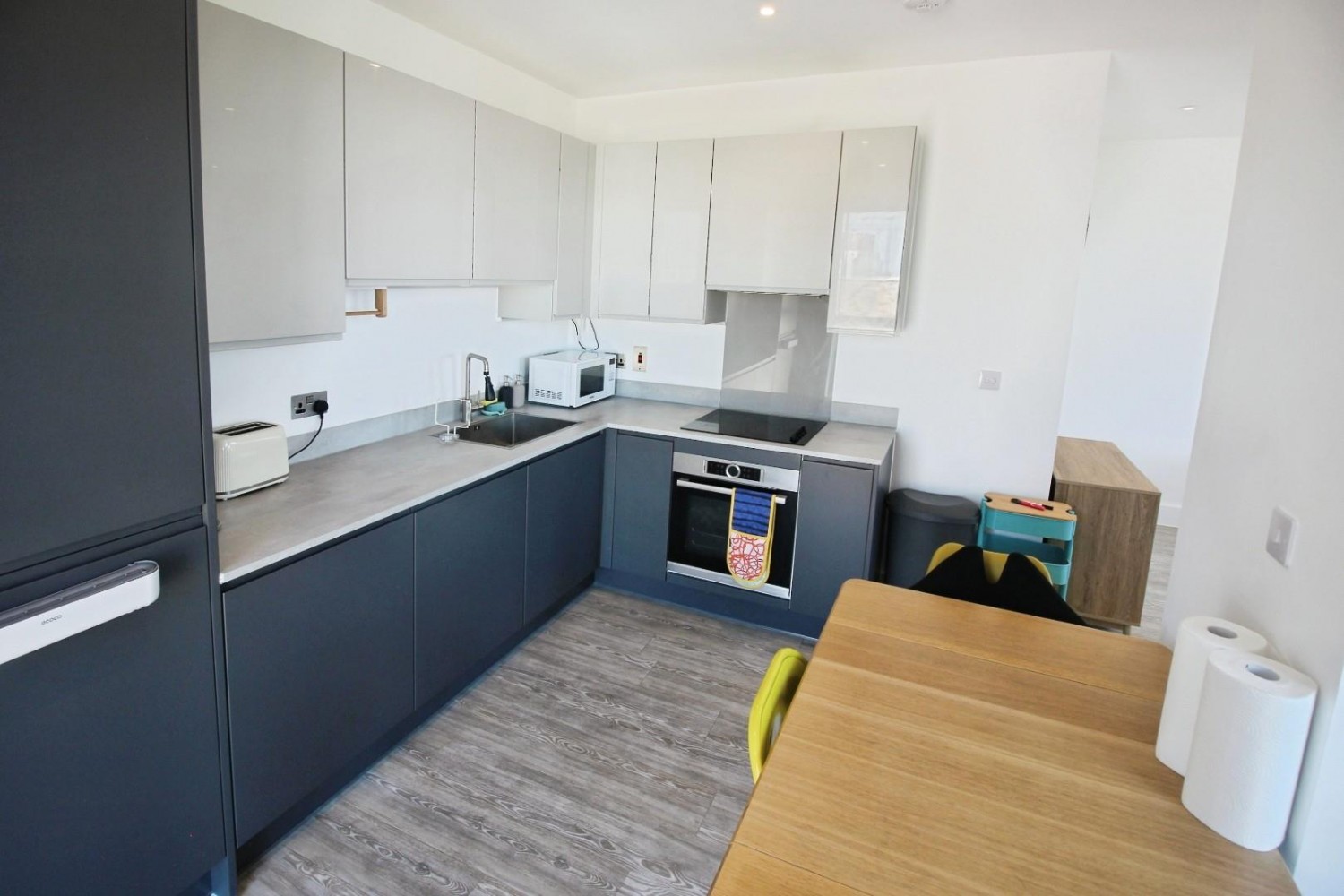 2 Kite Close, London
