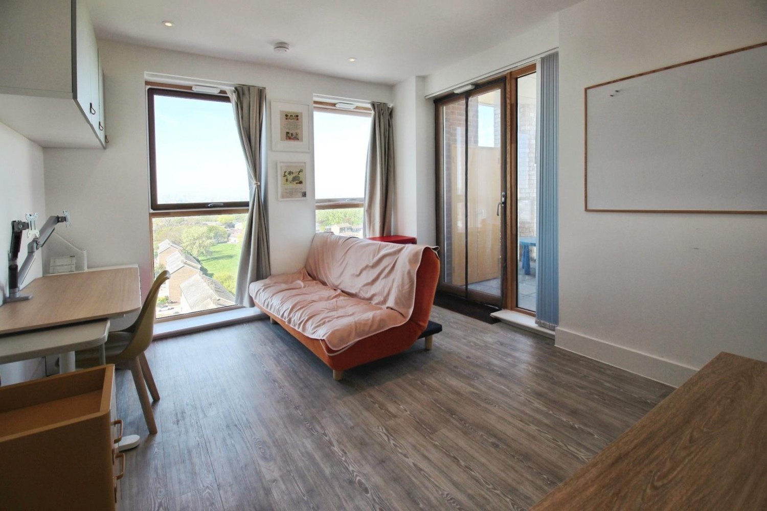2 Kite Close, London