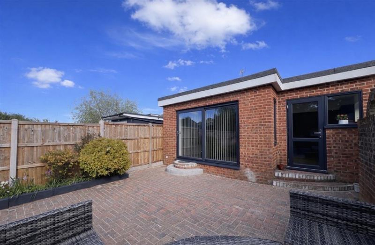 Well presented semi detached bungalow!