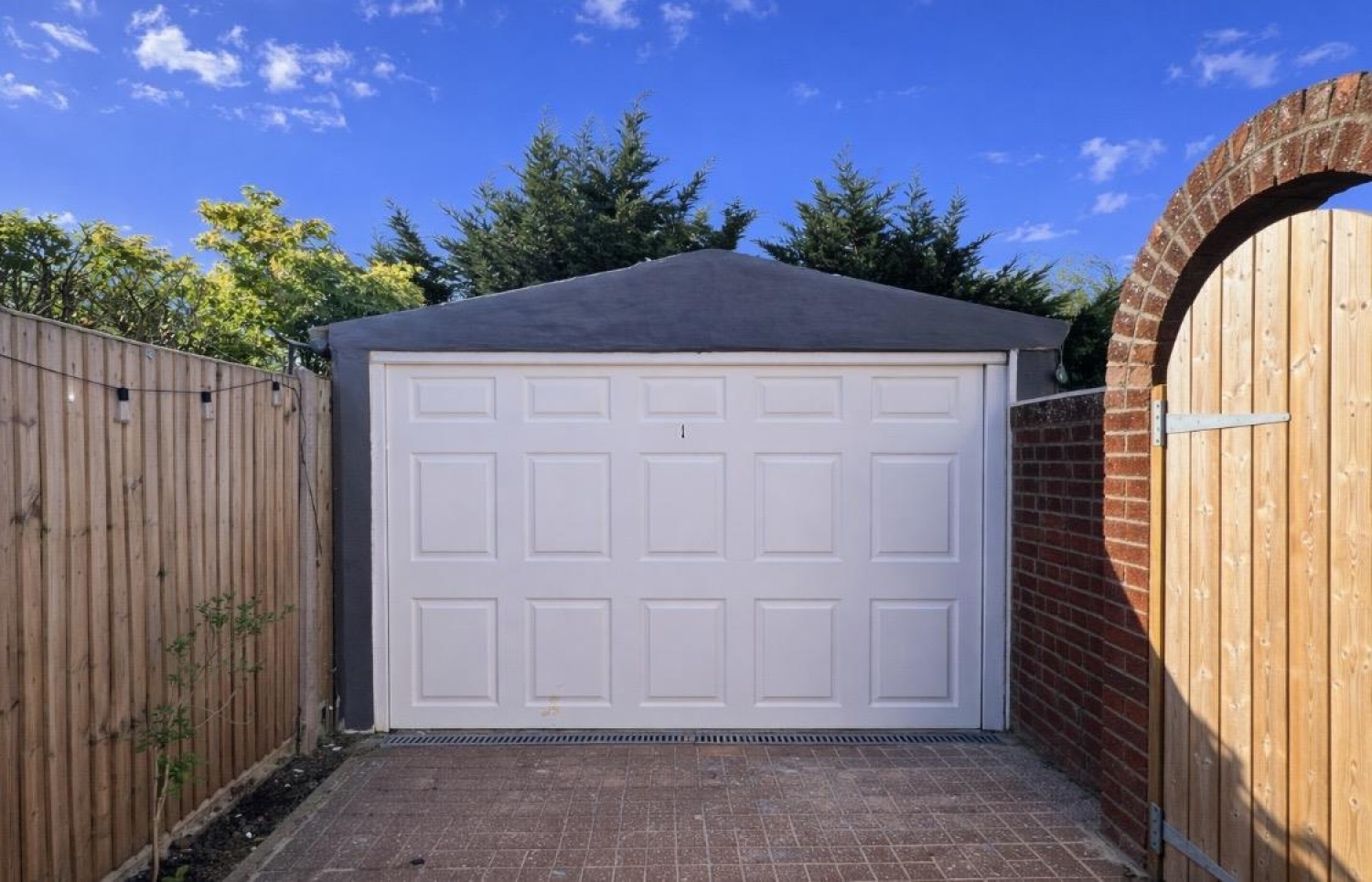 Well presented semi detached bungalow!