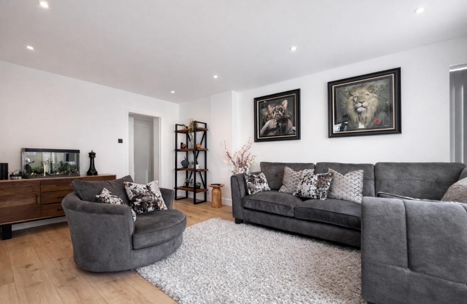 Well presented semi detached bungalow!