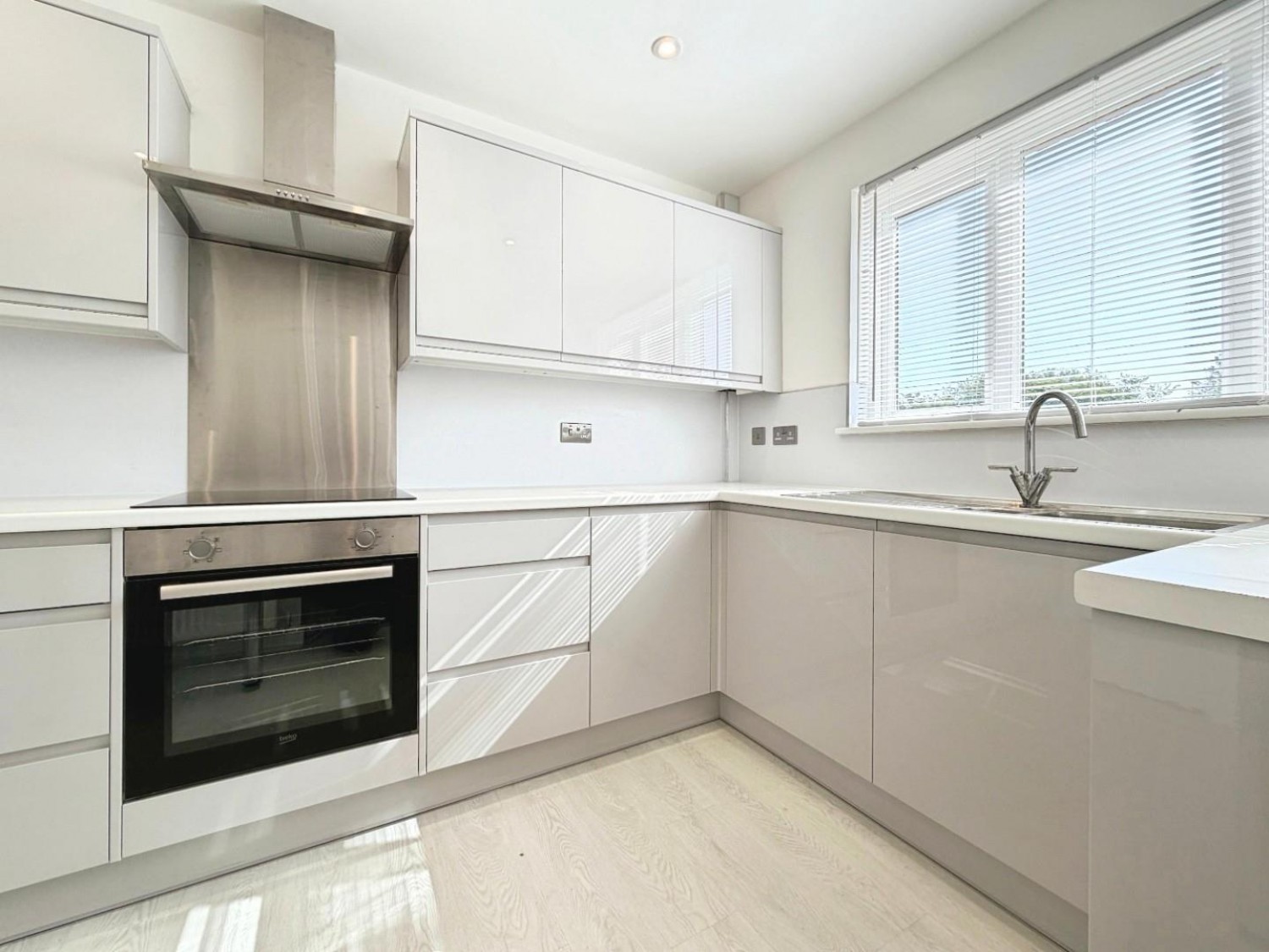 Lisburn Road, Bristol, BS4 1NQ