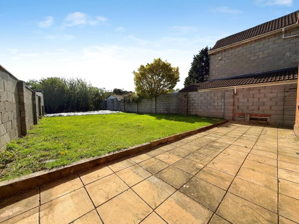 Lisburn Road, Bristol, BS4 1NQ
