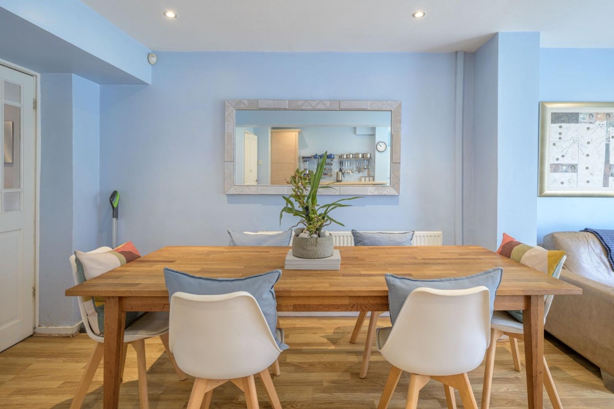 Niall Close, Birmingham, B15 3LU