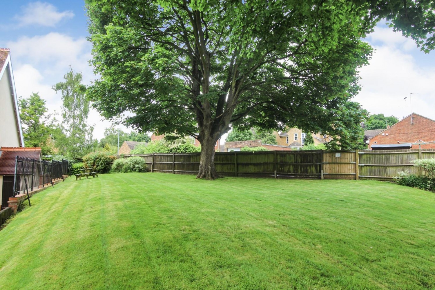 Woburn Road, Heath And Reach, Leighton Buzzard