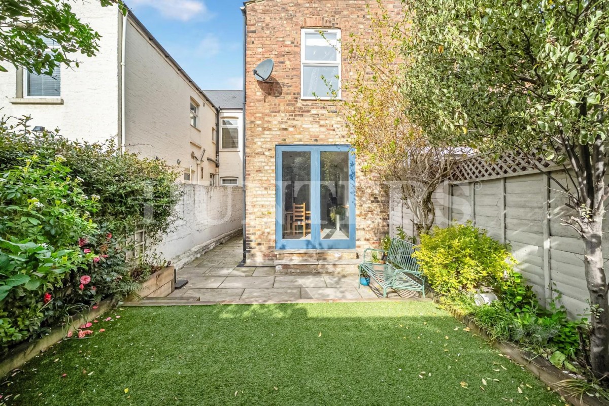 Greyhound Road, London, N17