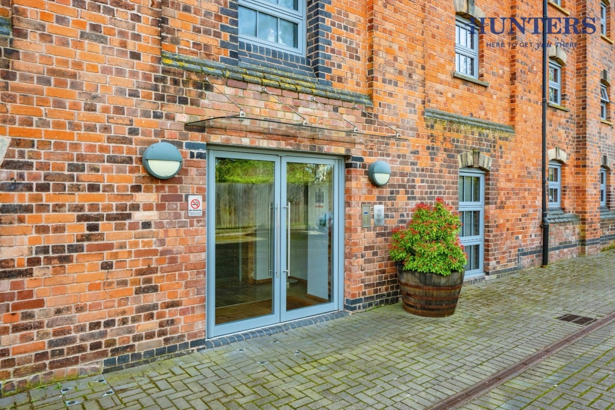 Cairns Close, Lichfield