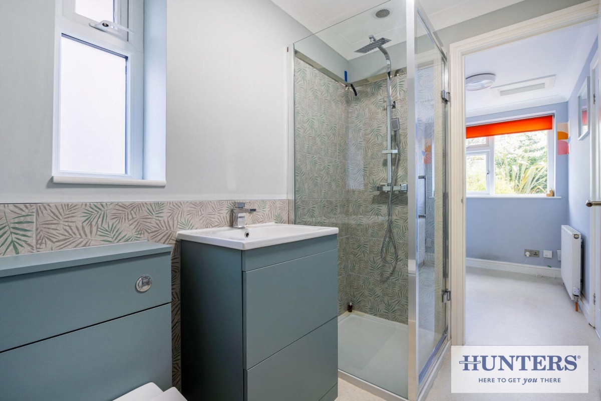 Hall Park Avenue, Horsforth, Leeds