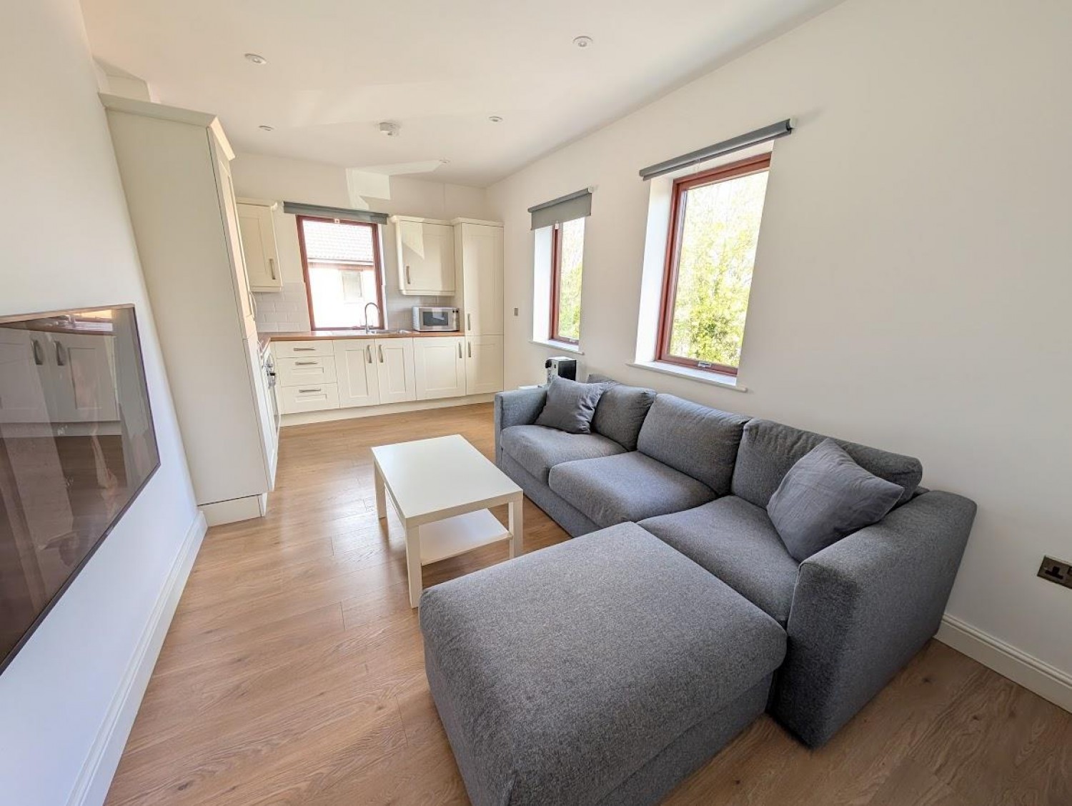 Unit 8, Midland Way, Thornbury