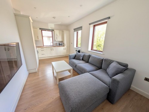 Unit 8, Midland Way, Thornbury