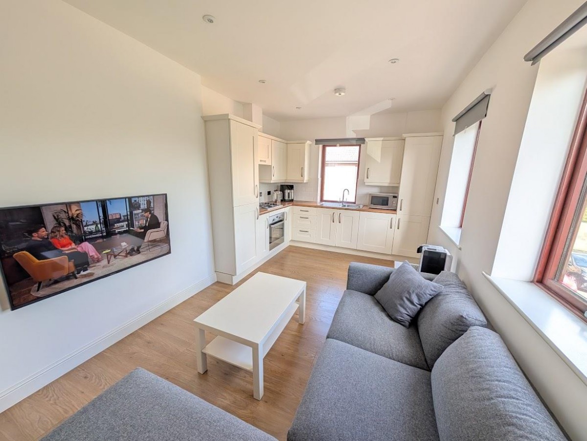 Unit 8, Midland Way, Thornbury