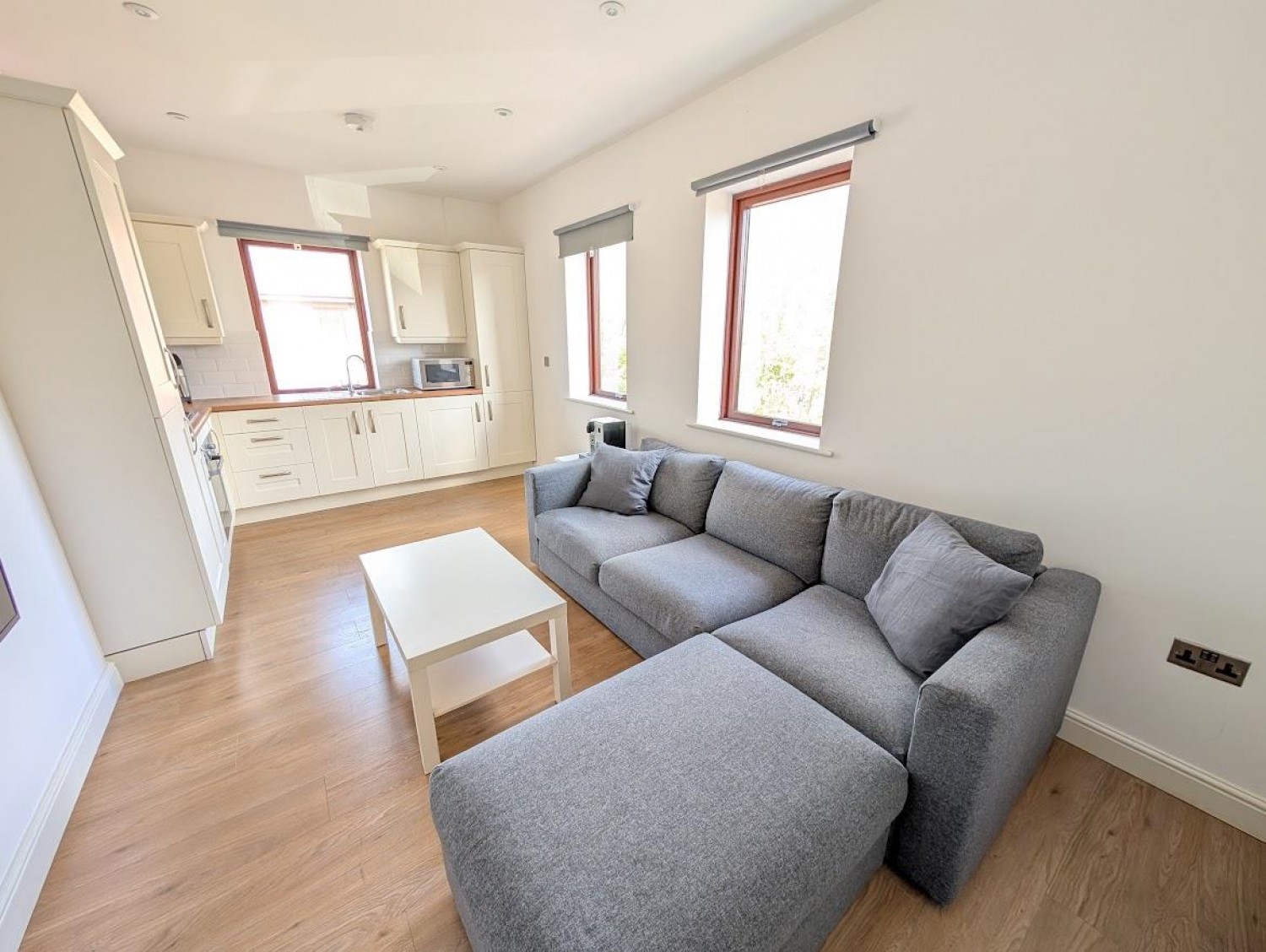 Unit 8, Midland Way, Thornbury