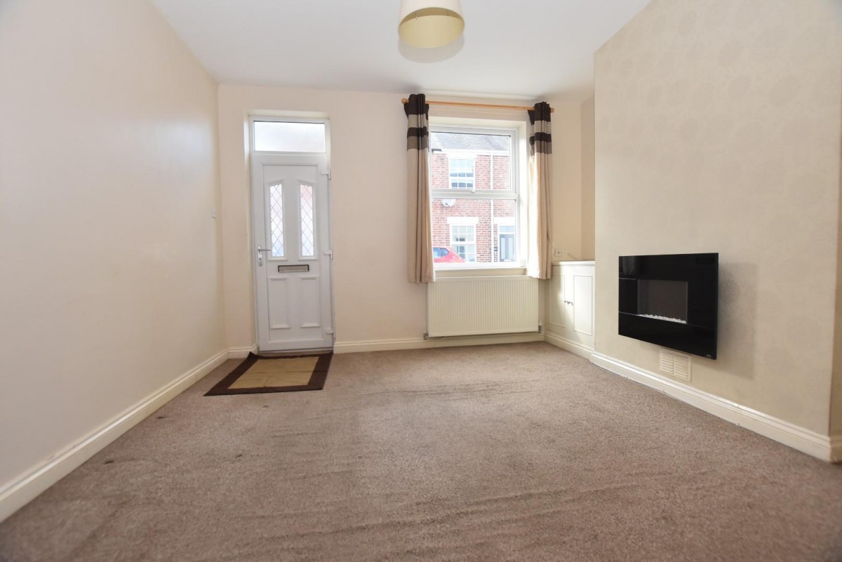 New Hall Road, Brampton, Chesterfield, S40 1HE