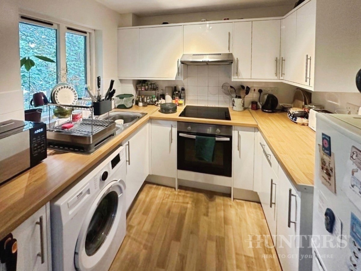 Rossignol Gardens, Carshalton, SM5 2ED