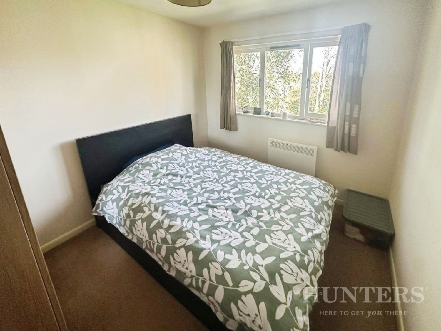 Rossignol Gardens, Carshalton, SM5 2ED