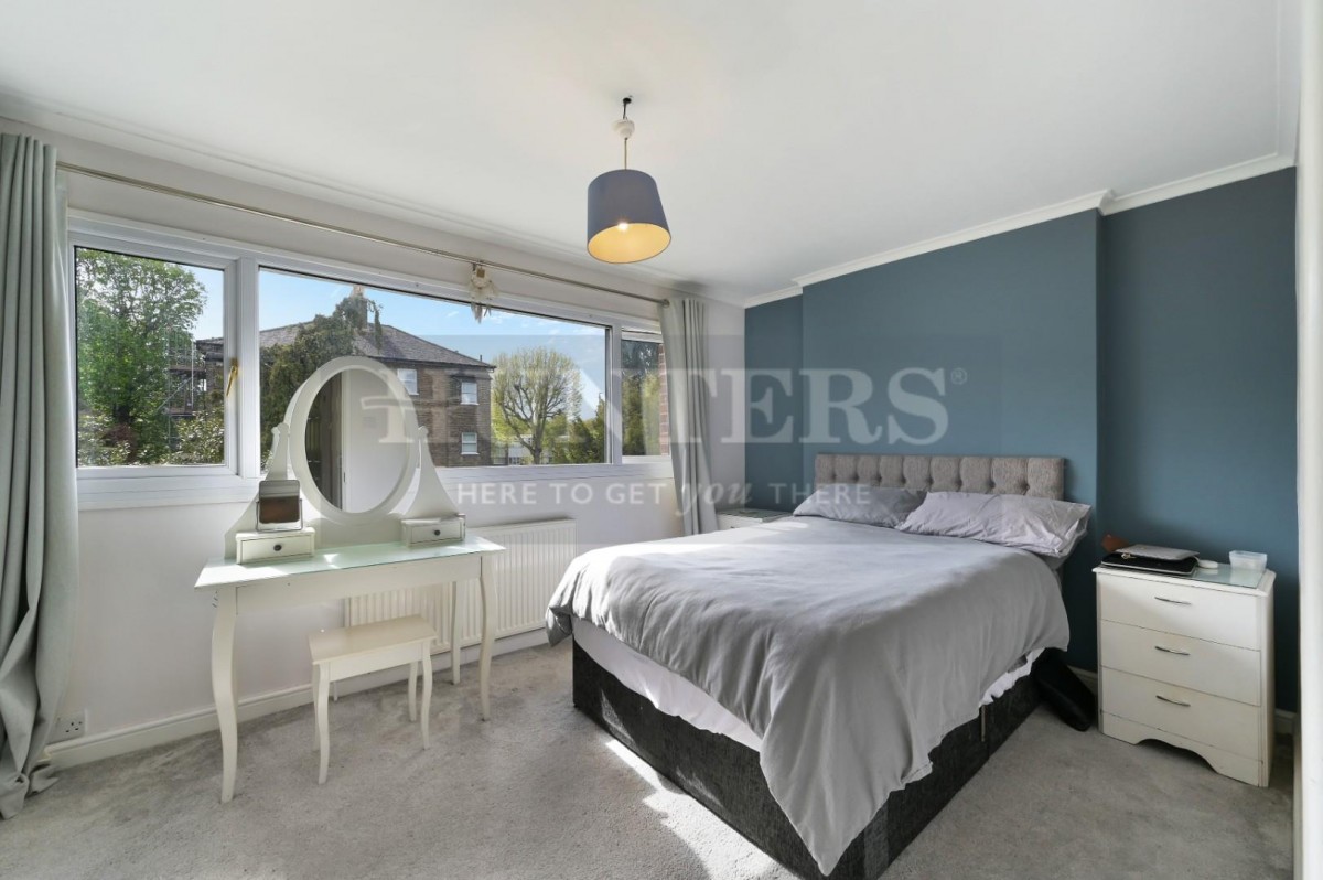 Manor Vale, Brentford