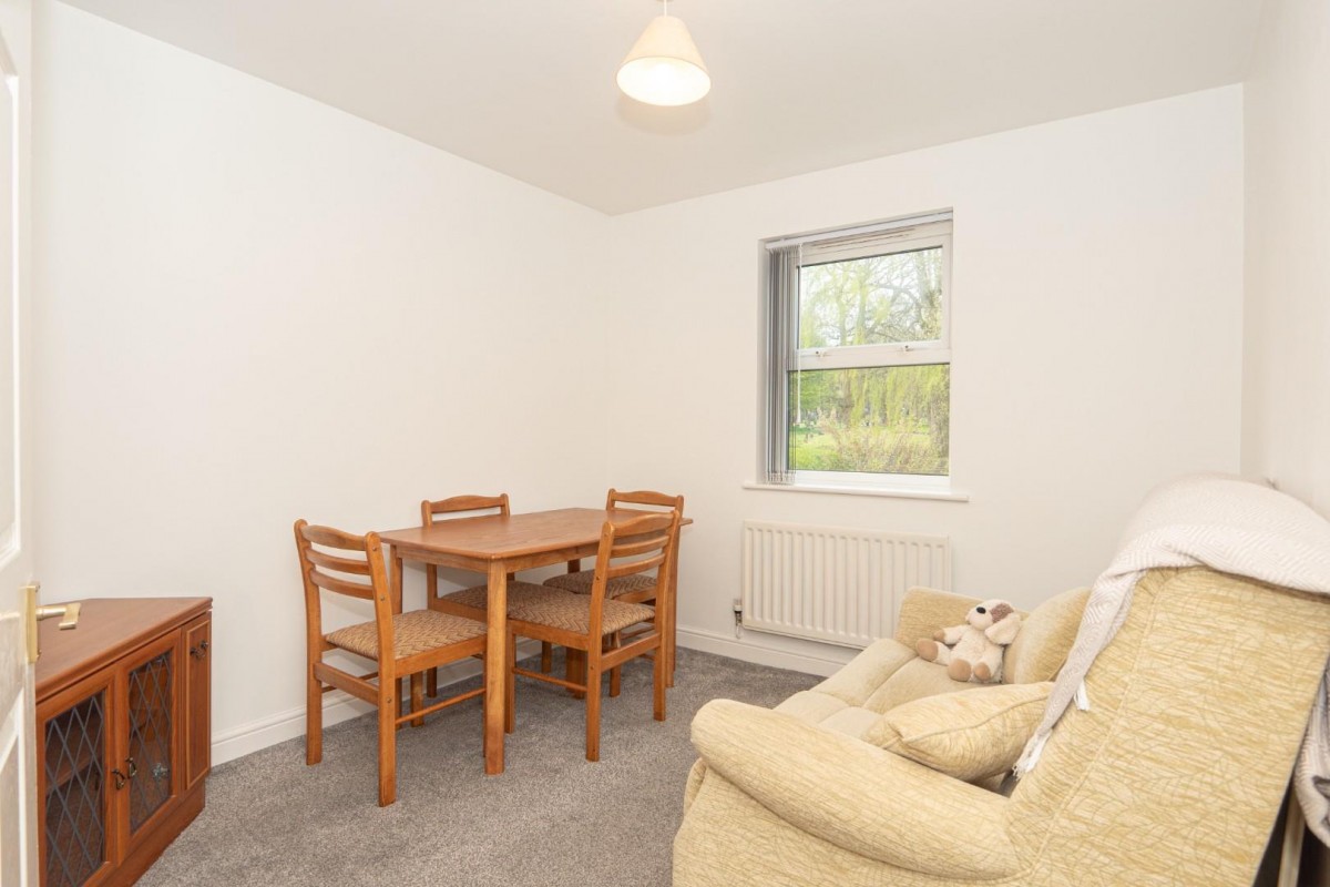 Queens Drive, Off Cemetery Road, Pudsey, LS28 7HL