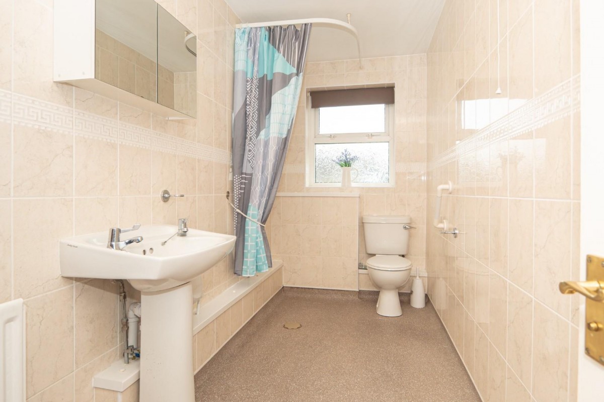 Queens Drive, Off Cemetery Road, Pudsey, LS28 7HL