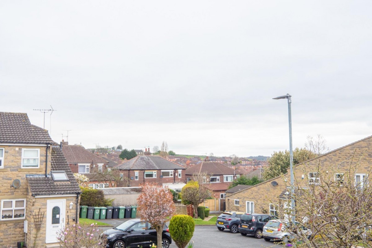 Queens Drive, Off Cemetery Road, Pudsey, LS28 7HL