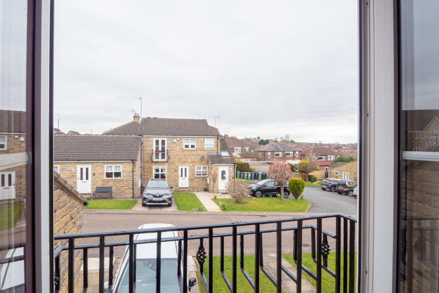 Queens Drive, Off Cemetery Road, Pudsey, LS28 7HL