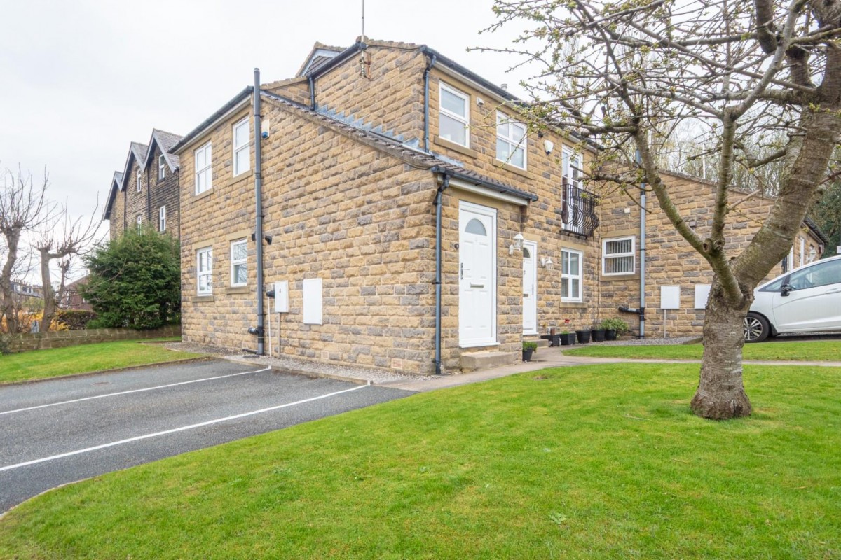 Queens Drive, Off Cemetery Road, Pudsey, LS28 7HL