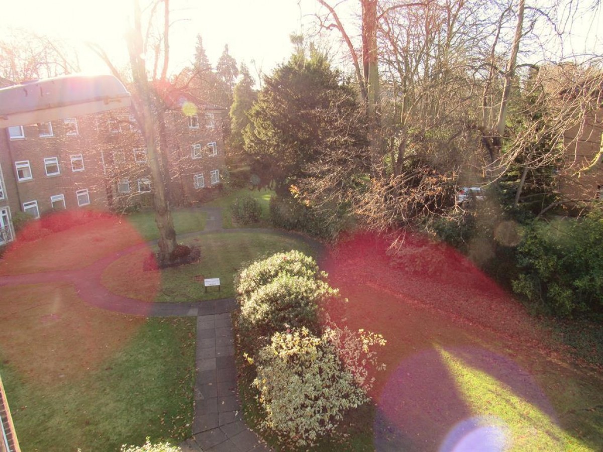 Addiscombe Road, Croydon, CR0 5PD