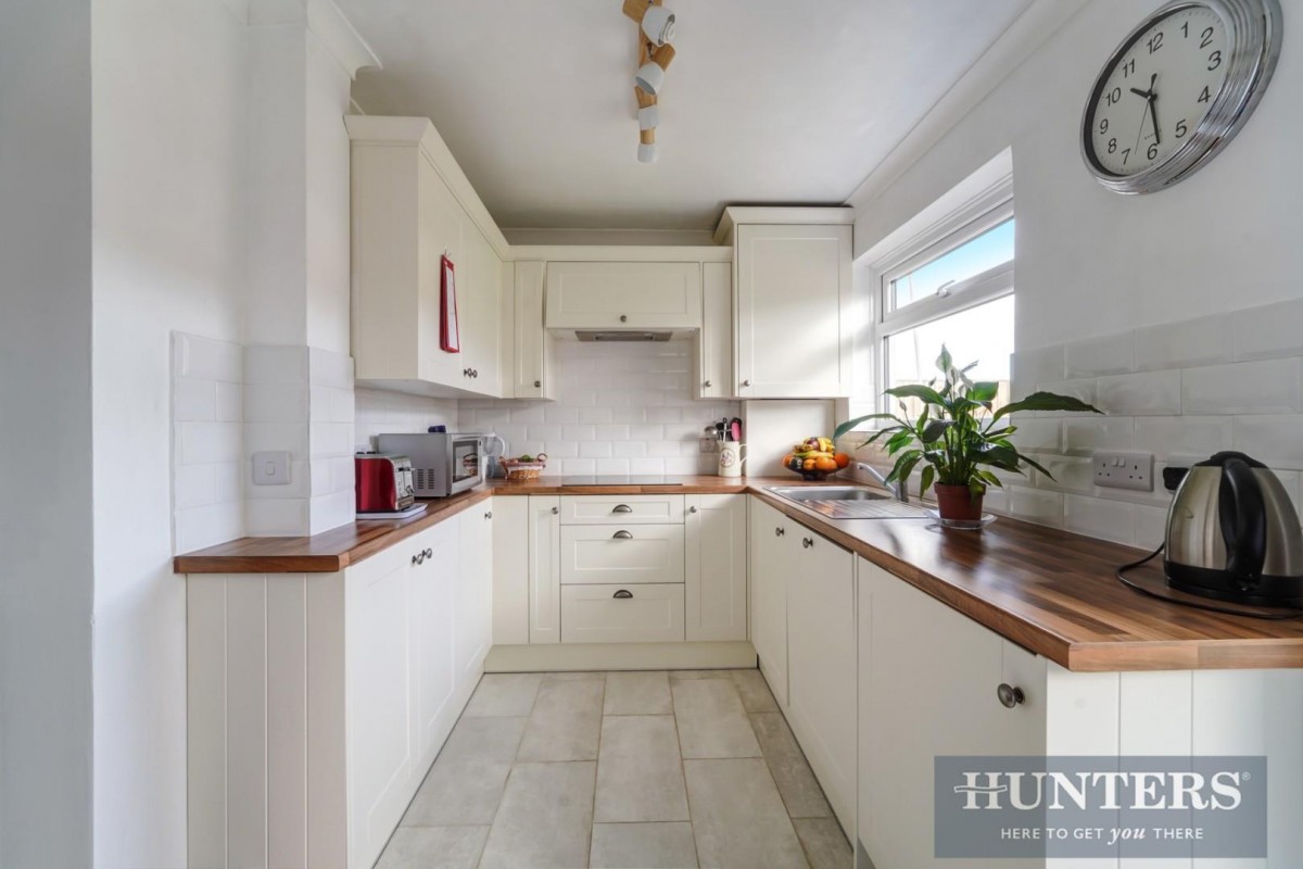 Lynmouth Avenue, Morden