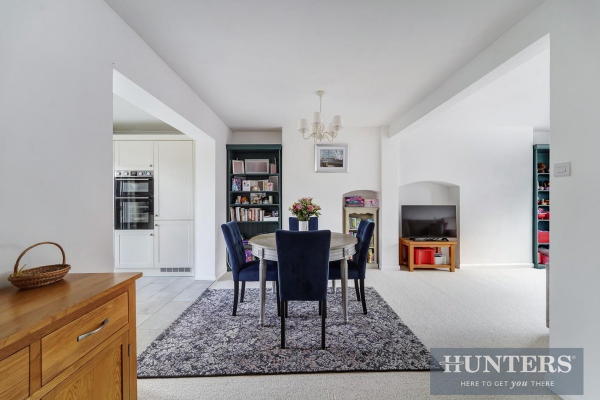 Lynmouth Avenue, Morden