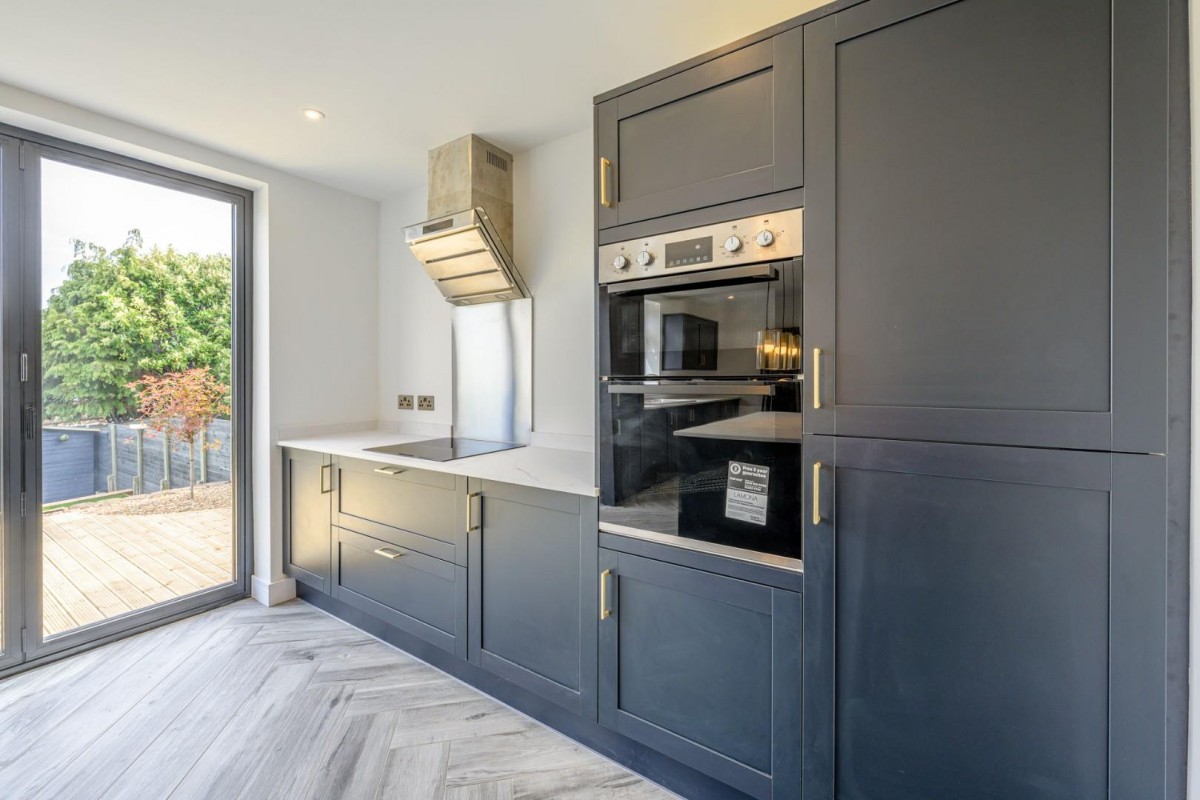 Coleridge Rise, The Straits