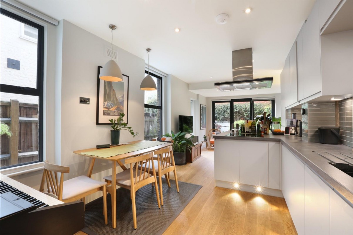 Southwell Road, London, SE5