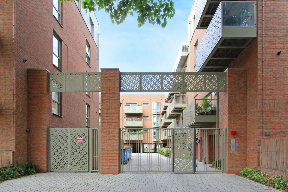 Broome Way, London, SE5