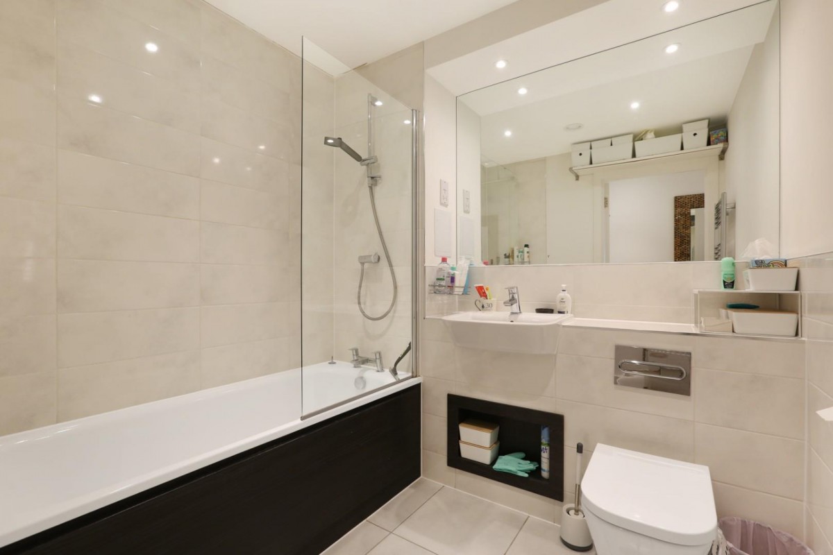 Broome Way, London, SE5