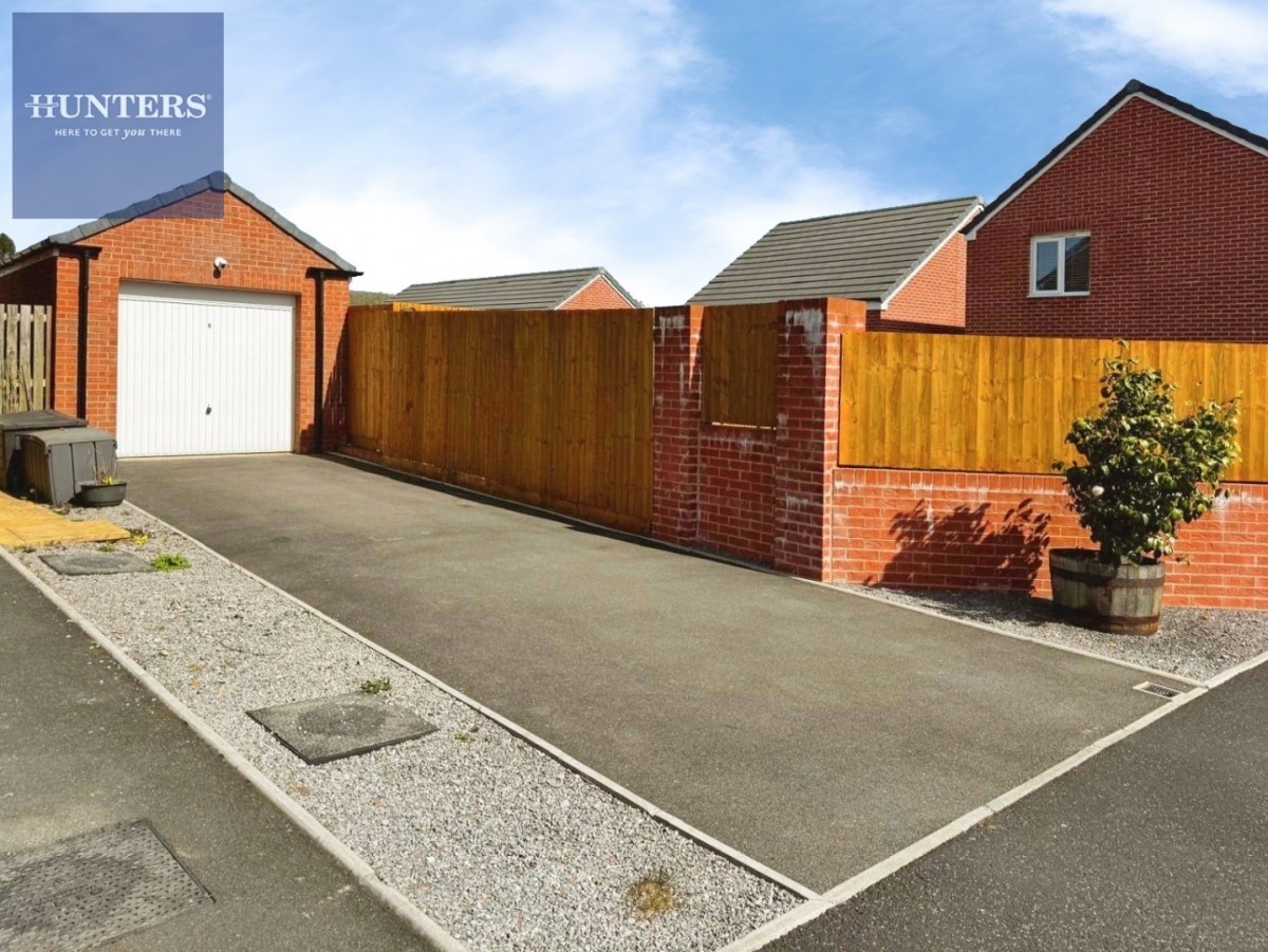 Maes Cantref, Llanilid, Pontyclun