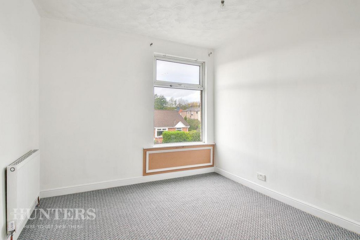 Halifax Road, Hamer, OL16 2NJ