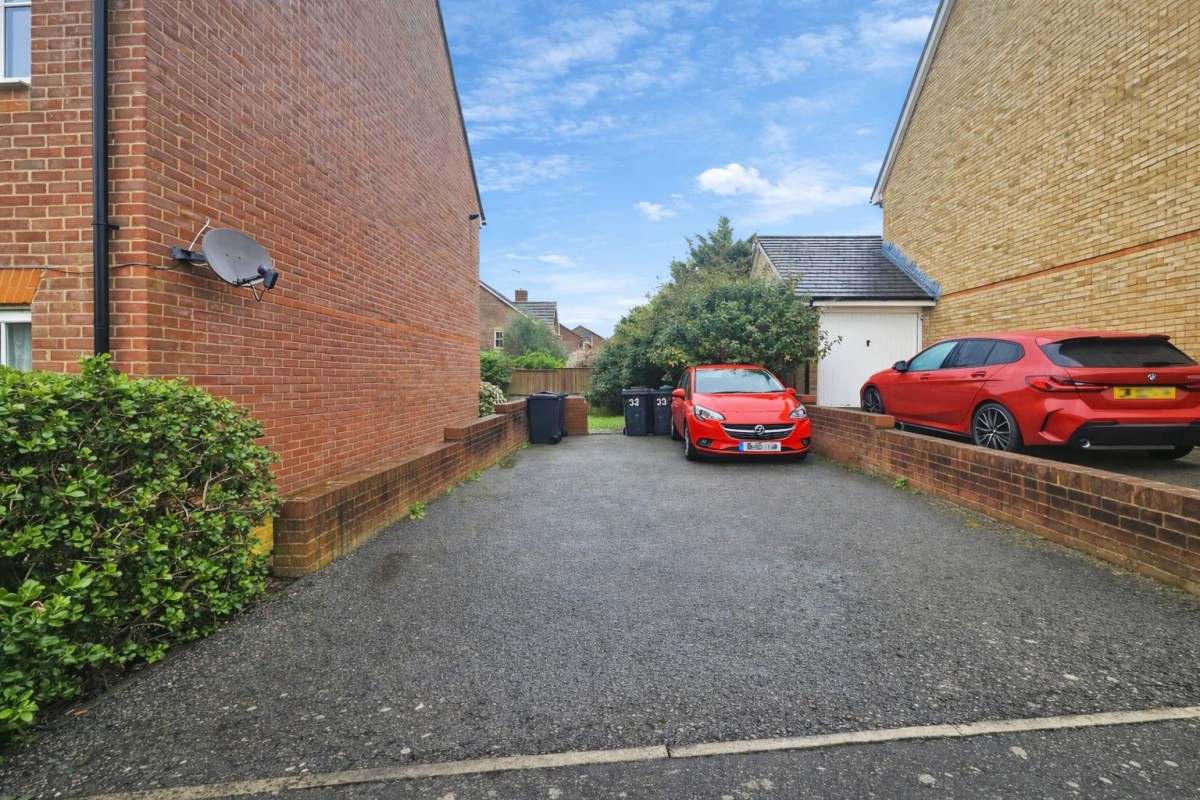 Guernsey Way, Kennington, Ashford