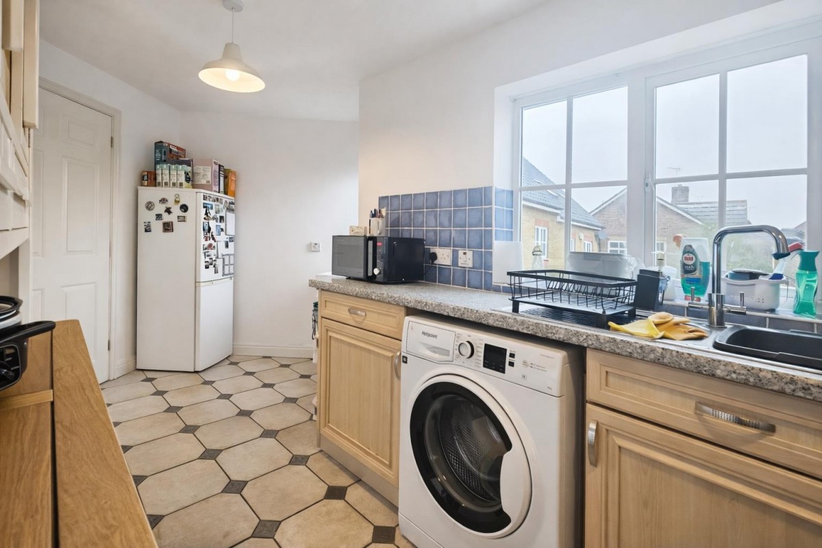 Guernsey Way, Kennington, Ashford